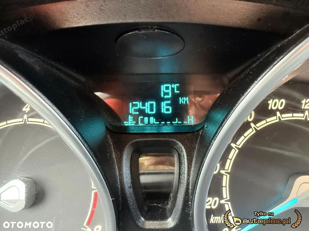 Ford Fiesta - 24