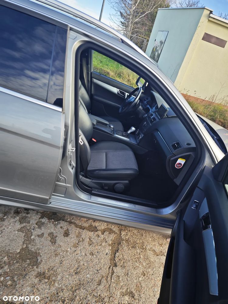 Mercedes-Benz Klasa C 320 CDI Avantgarde 4-Matic - 9