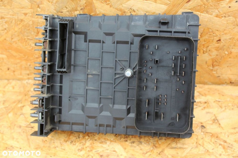 Moduł BSI skrzynka bezpieczników VW GLF 5 V 1K0037125 - 2
