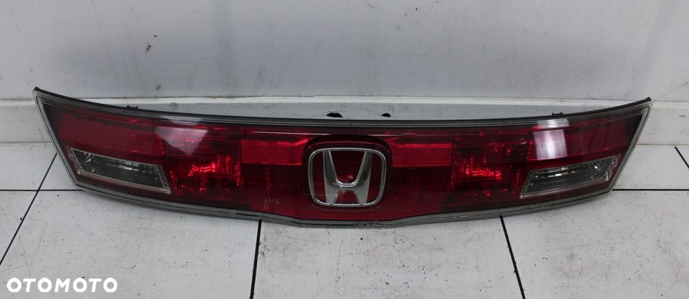 HONDA CIVIC VIII 06R- BLENDA LAMPA LISTWA KLAPY BAGAŻNIKA TYŁ TYLNA - 1
