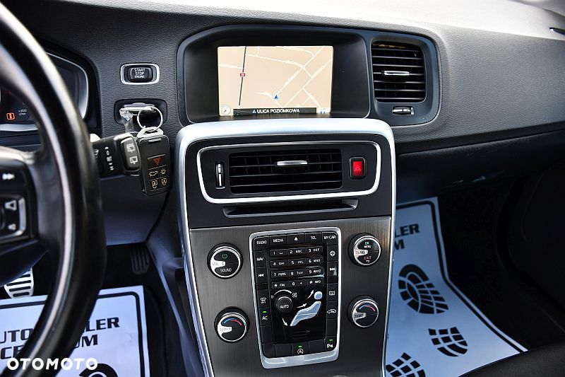 Volvo V60 D3 Momentum - 13