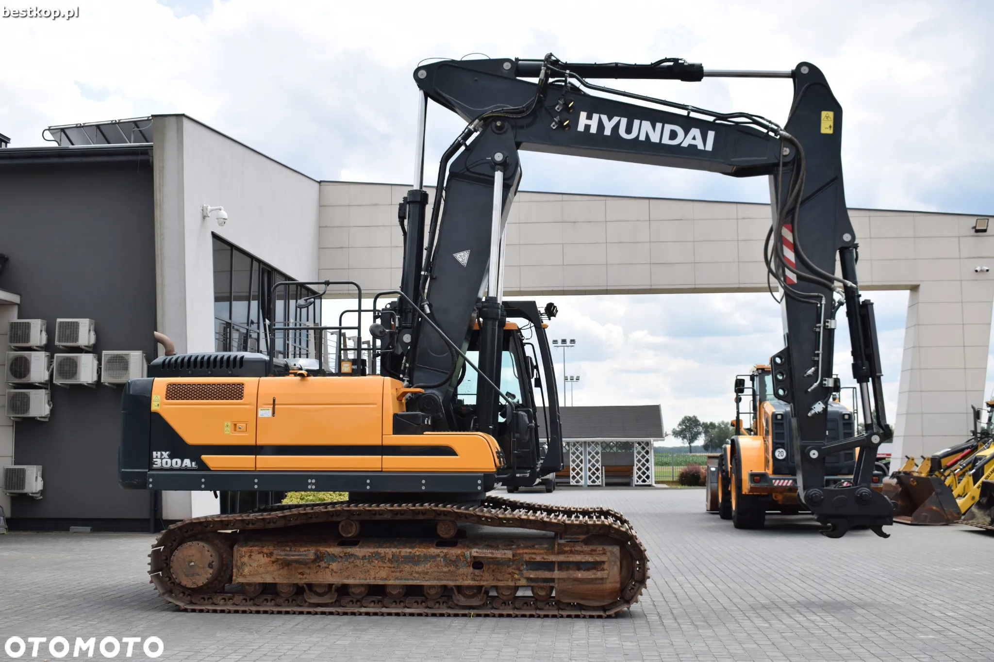 Hyundai HX300AL - 11