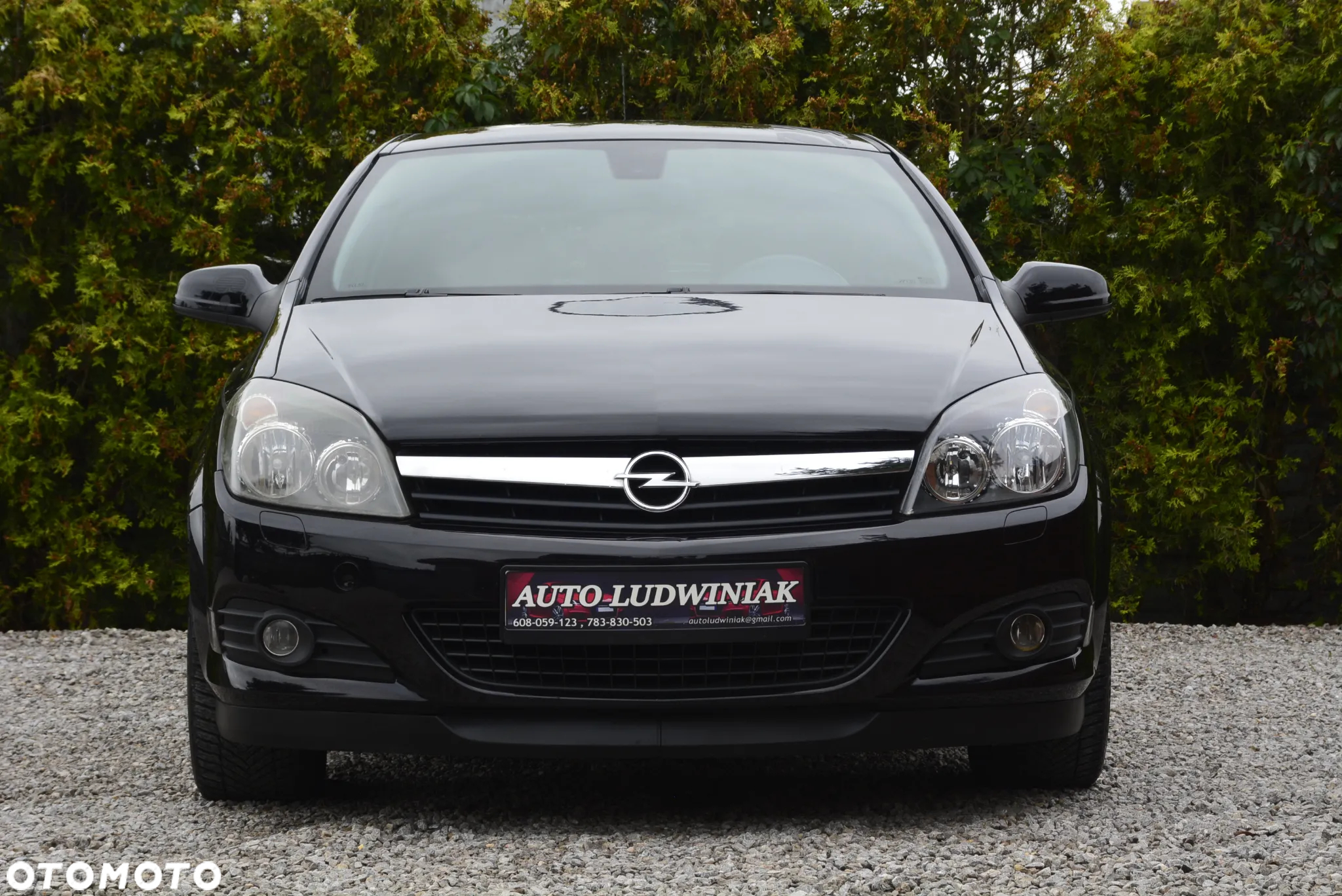 Opel Astra GTC 1.6 NAVI - 2
