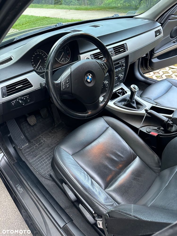 BMW Seria 3 318i - 12