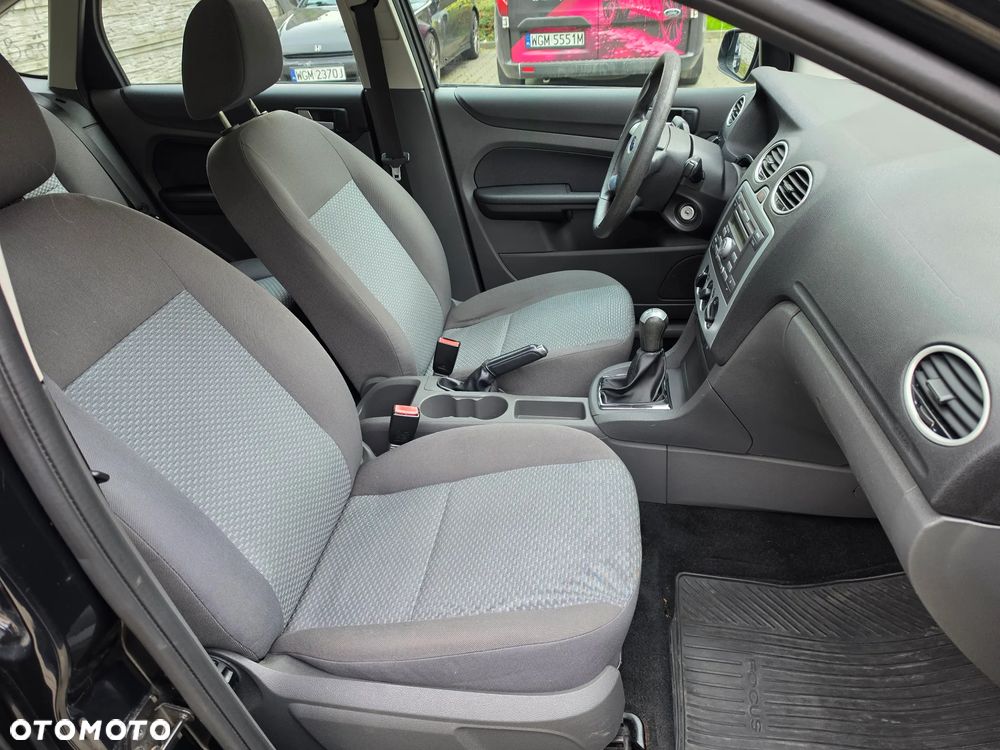 Ford Focus 1.6 16V Fun X - 13