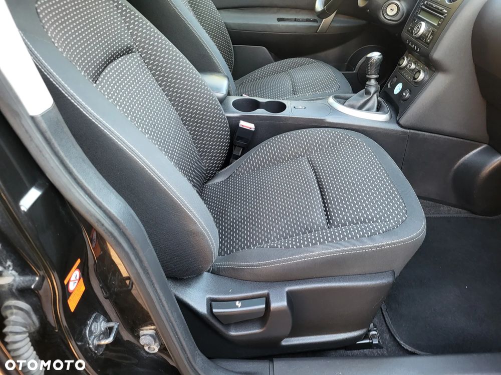 Nissan Qashqai+2 2.0 visia - 17