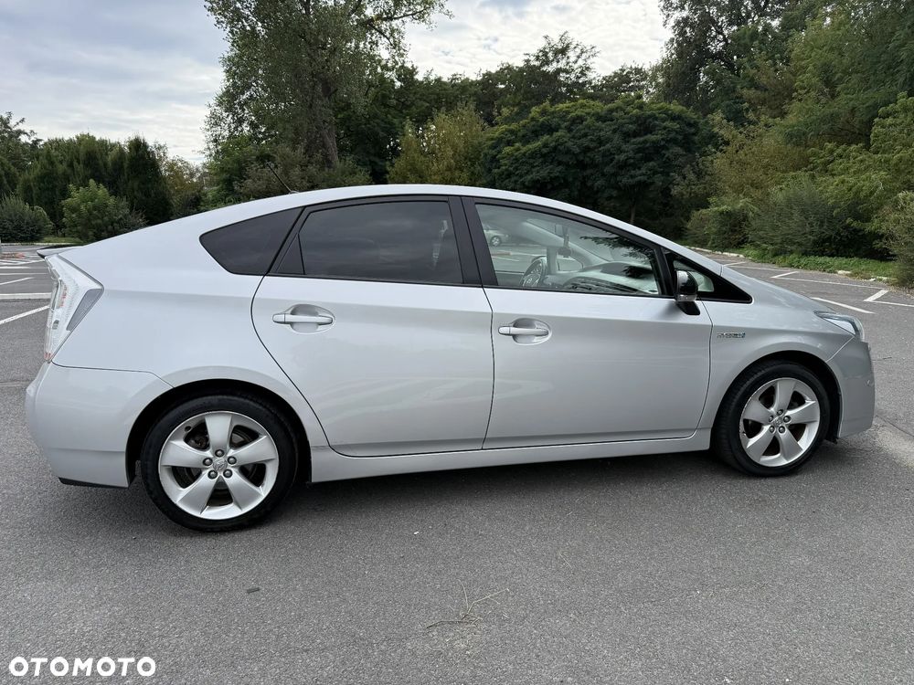 Toyota Prius - 5