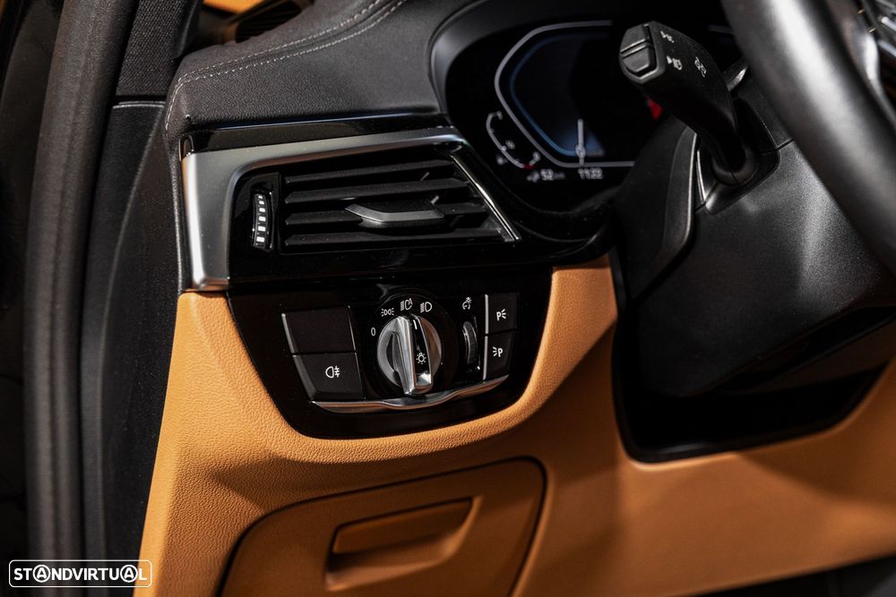 BMW 520 e Line Luxury - 25