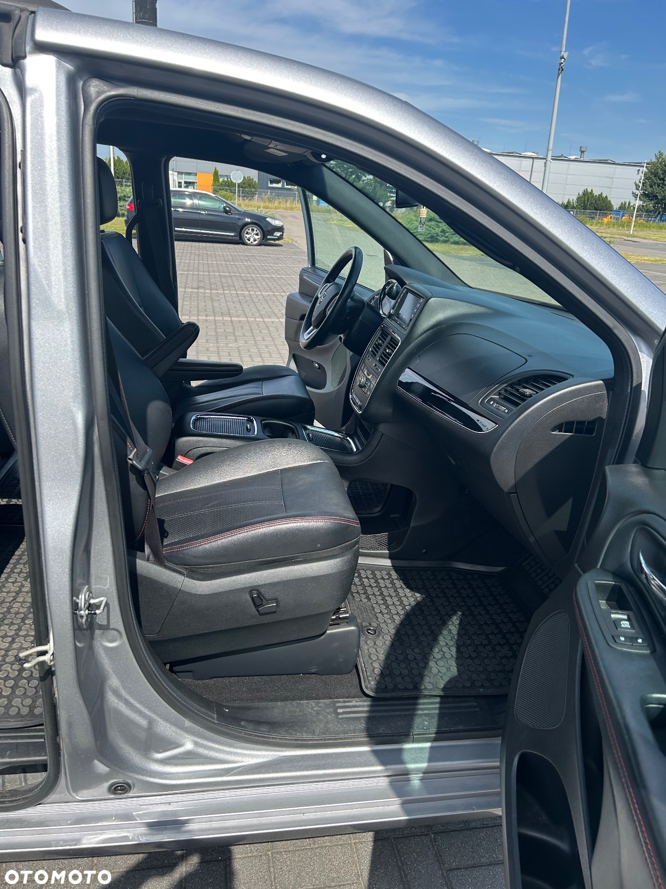 Dodge Grand Caravan - 17