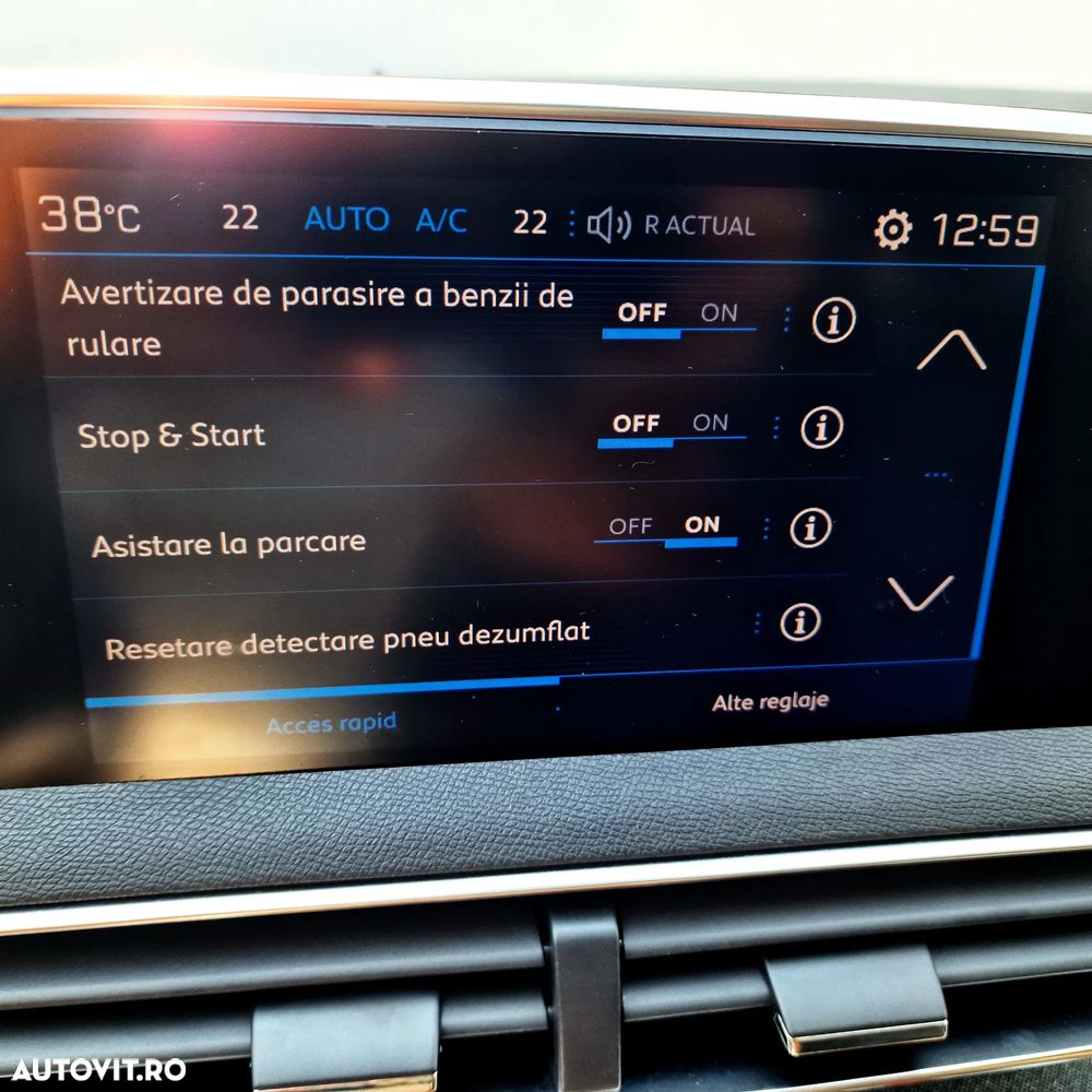 Peugeot 3008 1.6 BlueHDI S&S Allure - 27