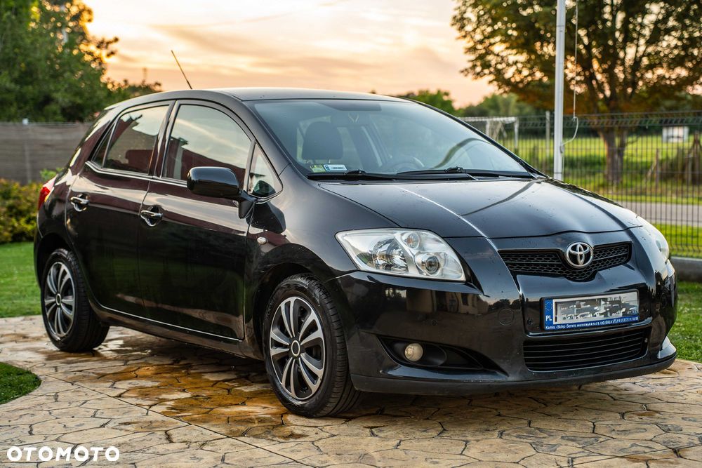Toyota Auris - 1