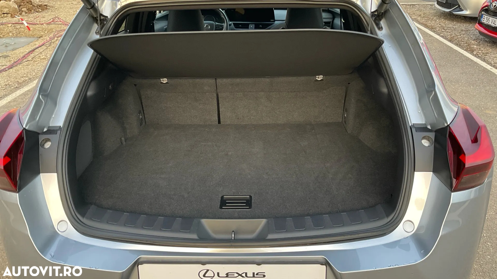 Lexus UX 250h 2.0L HEV 20H- (178 HP) 4X4 CVT Luxury - 19
