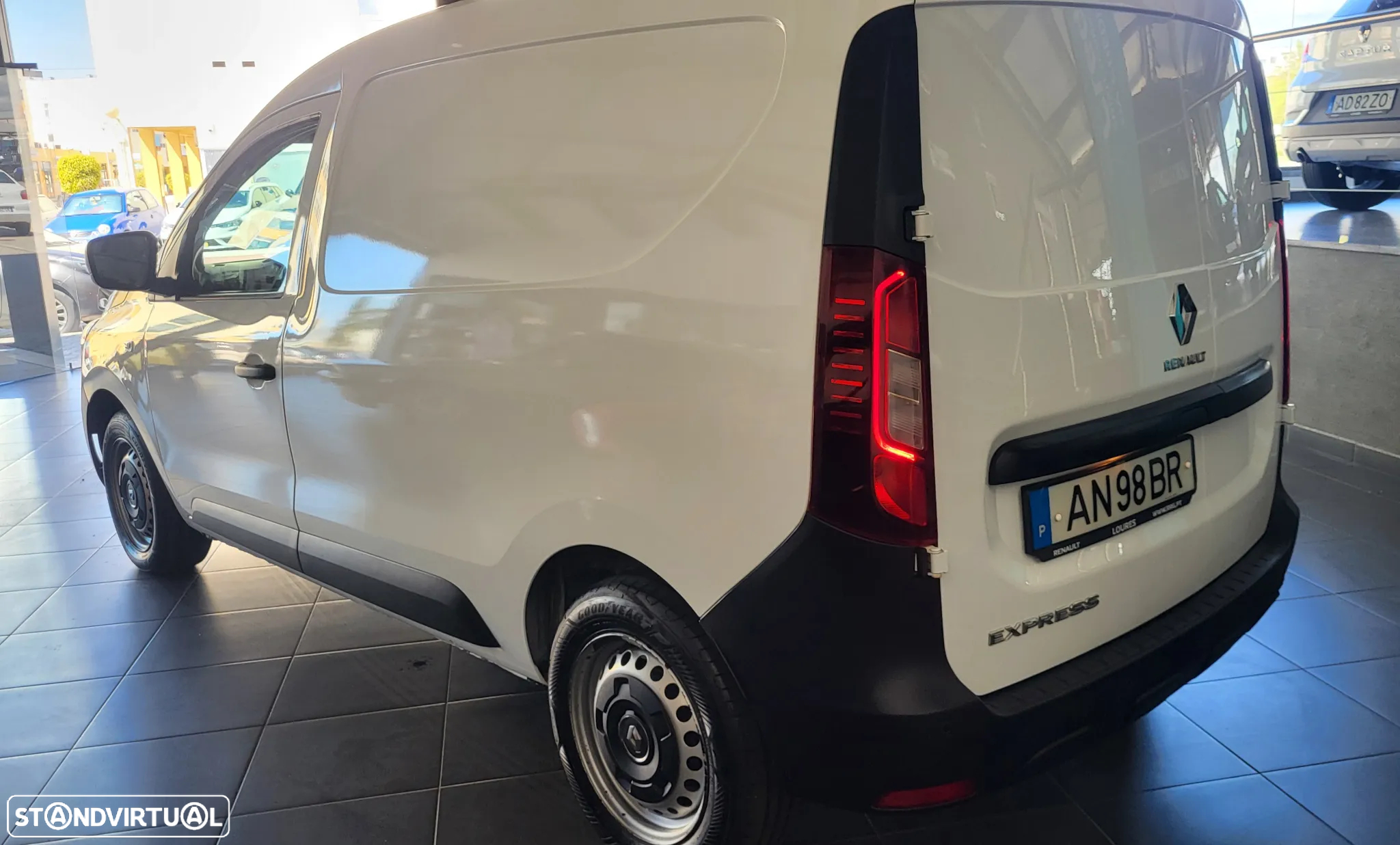 Renault EXPRESS - 11