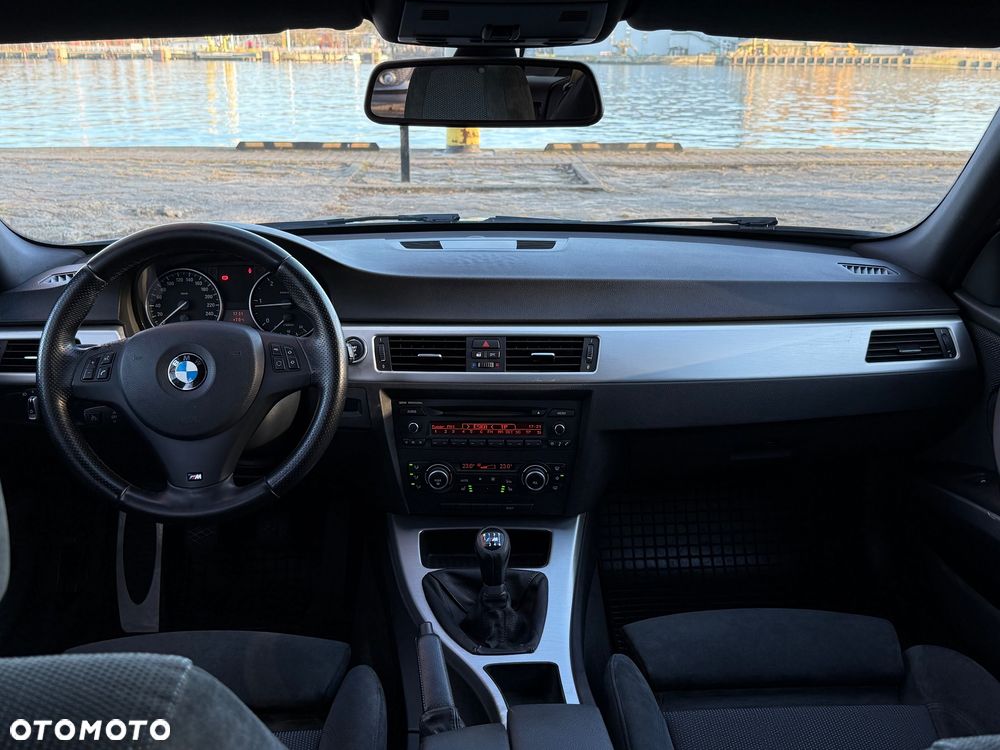 BMW Seria 3 320d - 16