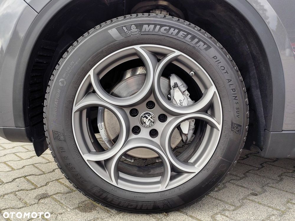Alfa Romeo Stelvio 2.0 Turbo TI Q4 - 9