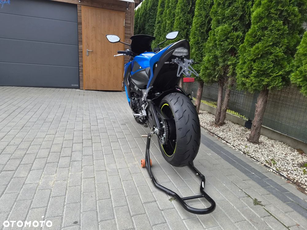 Suzuki GSX - 7