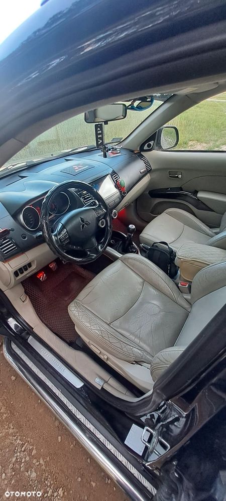 Mitsubishi Outlander 2.0 DID Intense + SE - 7