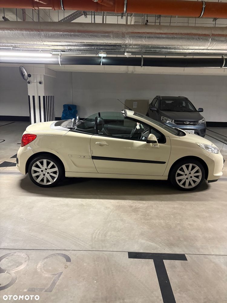 Peugeot 207 CC - 2