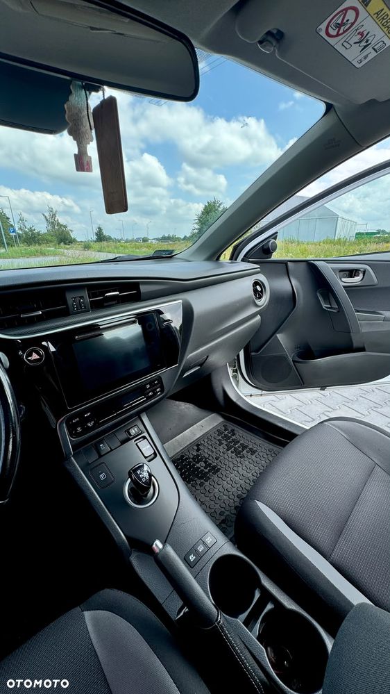 Toyota Auris - 13