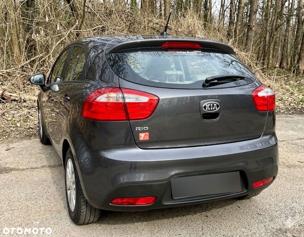 Kia Rio 1.4 L - 4