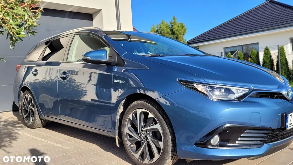 Toyota Auris 1.8 HSD Luna - 2