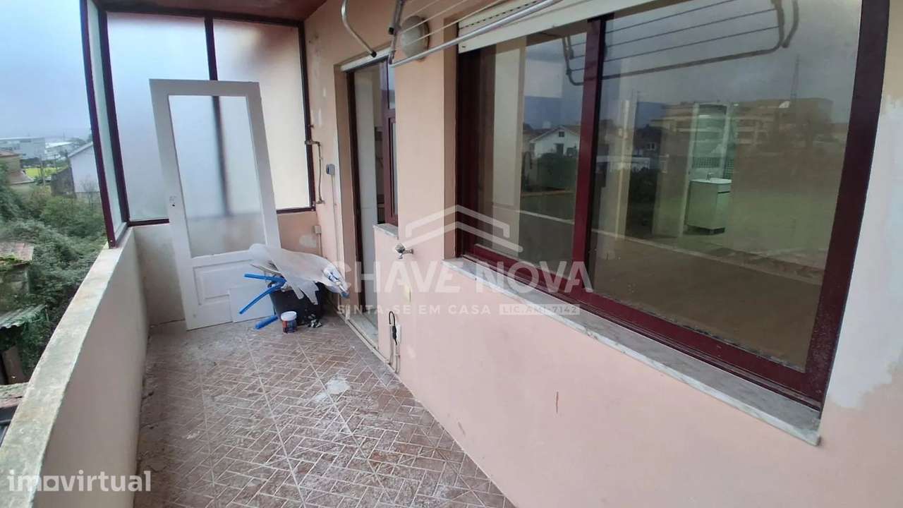 T2 Renovado c/ Varanda em Rio Tinto - Grande imagem: 4/10