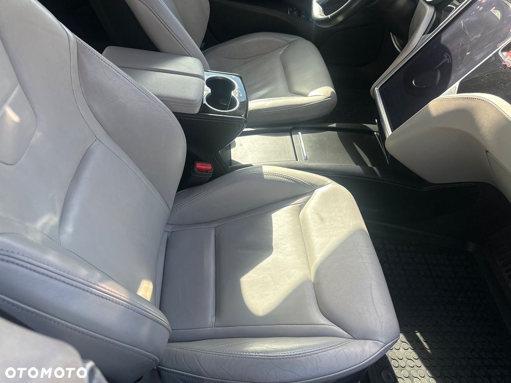 Tesla Model S - 19