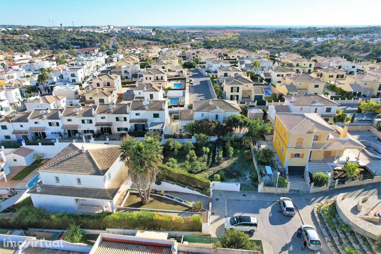 Alcantarilha: Lote para construção de moradia isolada T3 contemporânea - Grande imagem: 5/28