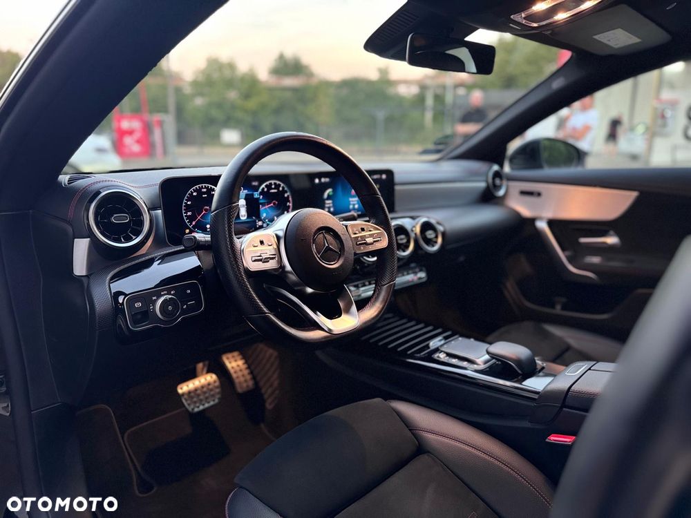 Mercedes-Benz CLA 180 AMG Line 7G-DCT - 11