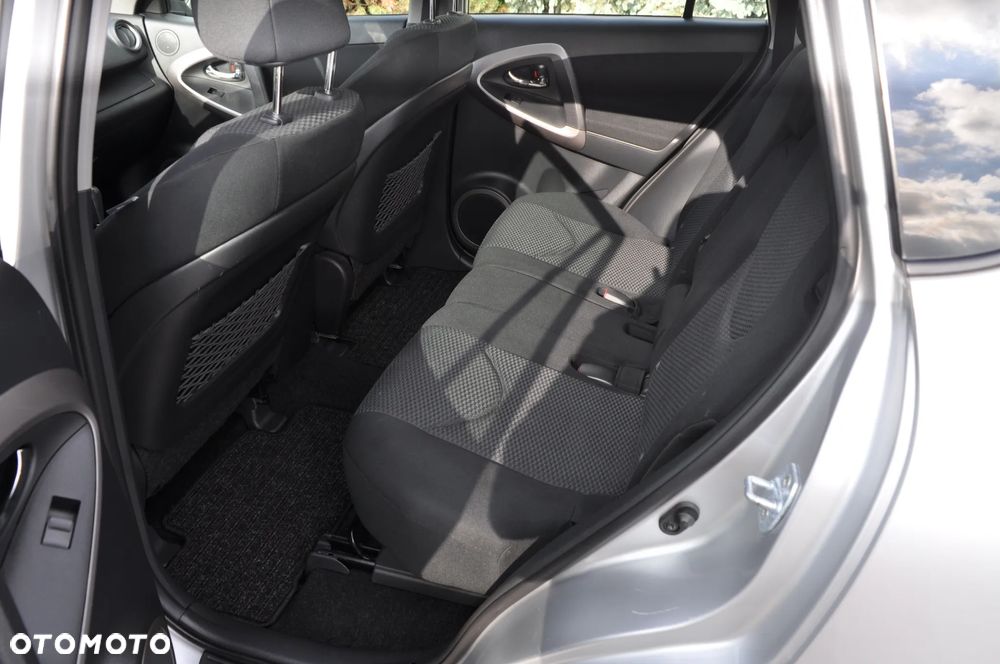 Toyota RAV4 2.0 4x4 Automatik - 18