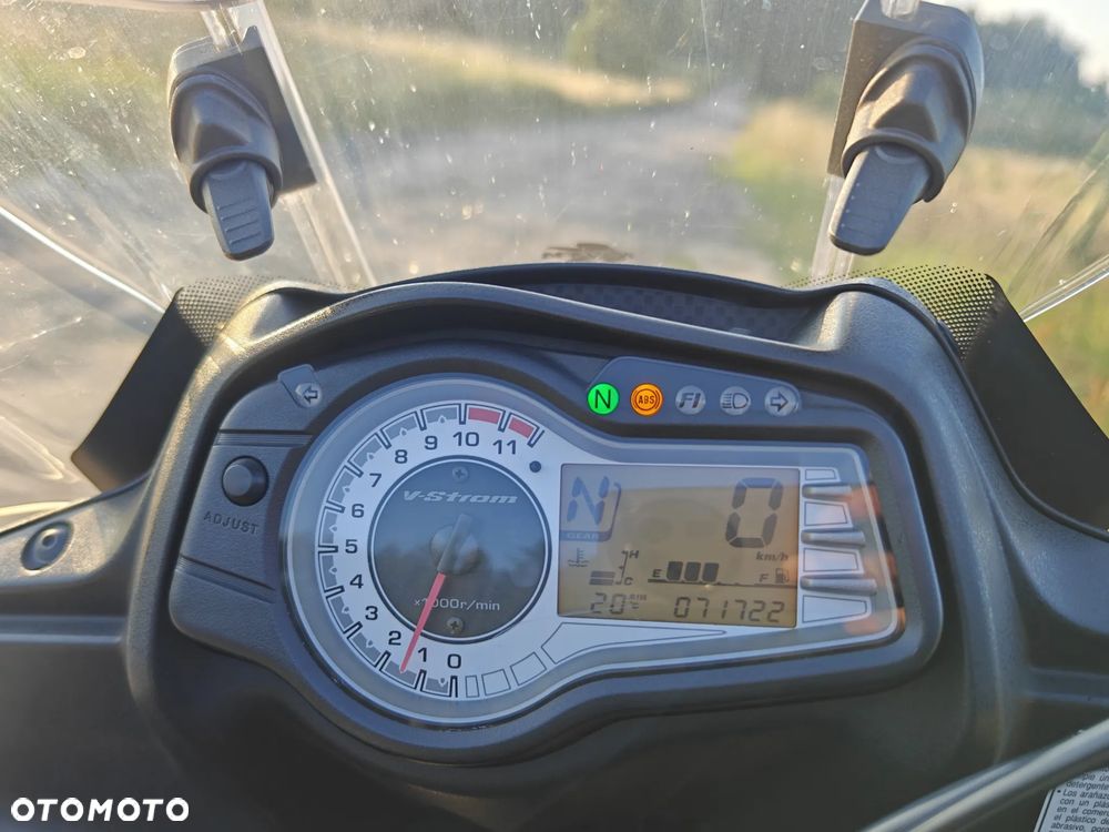 Suzuki DL - 12