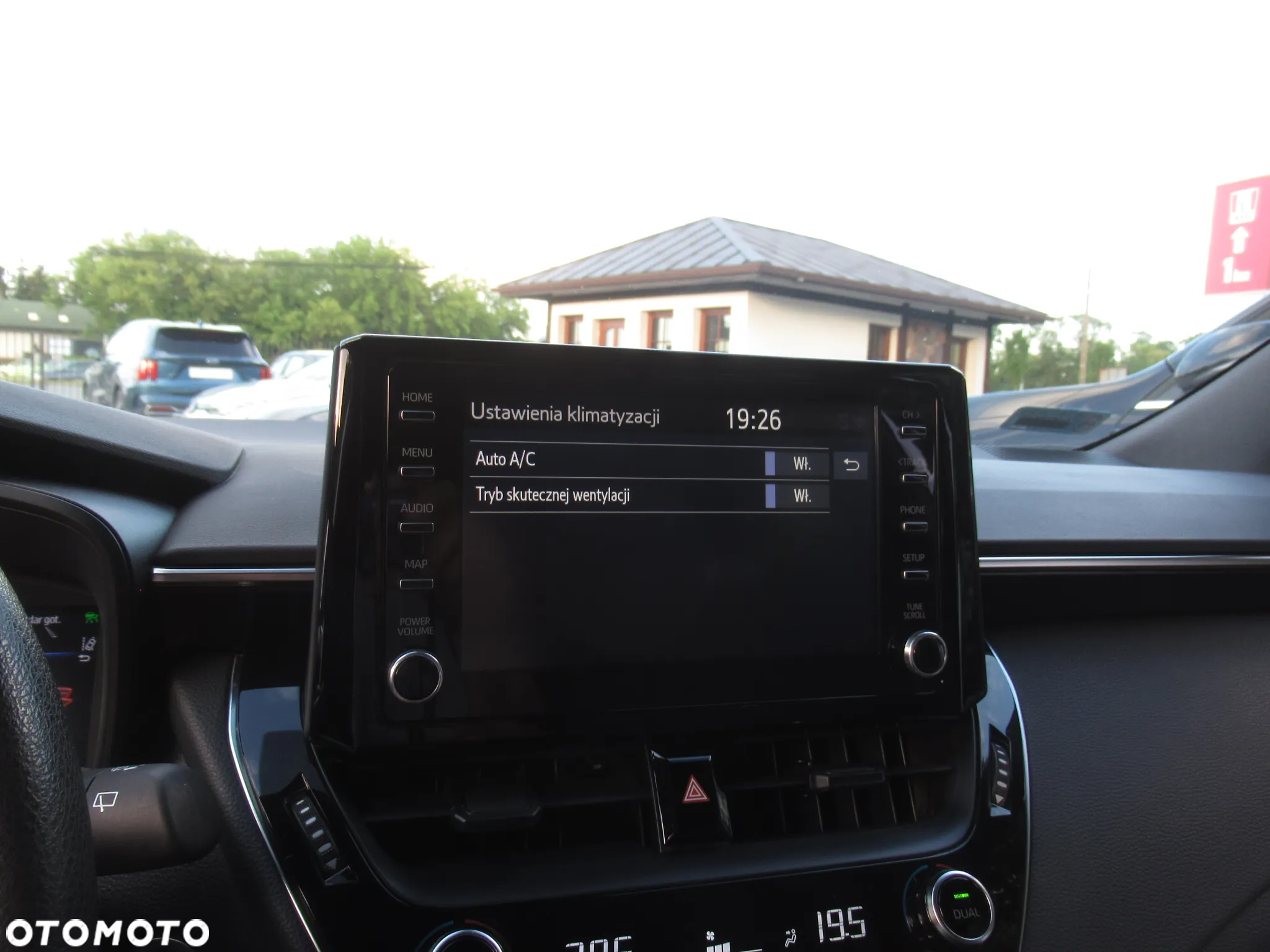 Toyota Corolla 1.8 Hybrid Active - 19