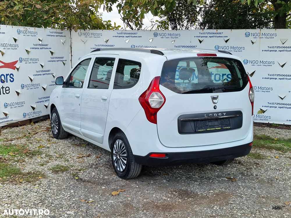 Dacia Lodgy SCe 100 Essential - 9