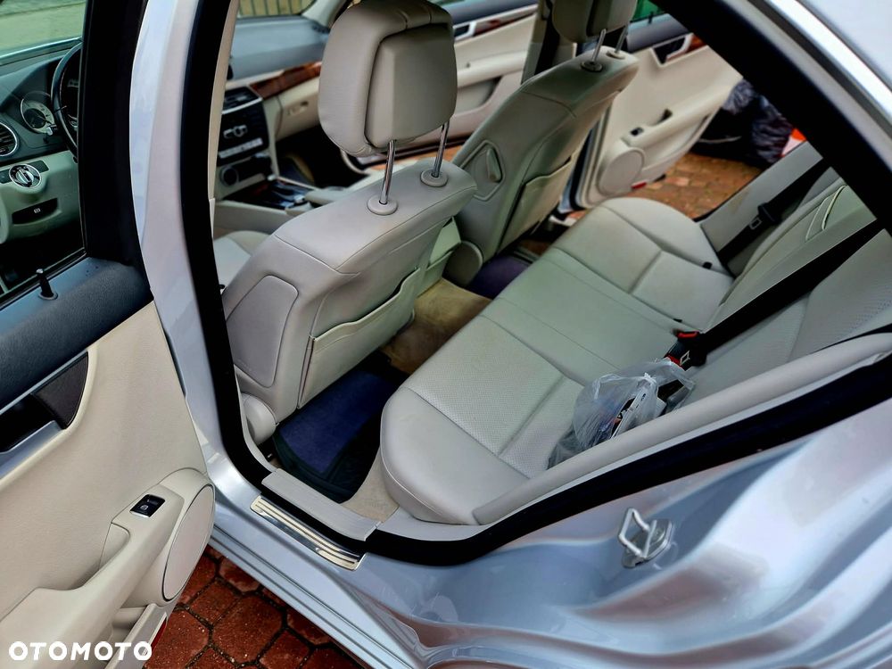 Mercedes-Benz Klasa C 250 CGI Automatik BlueEFFICIENCY - 6