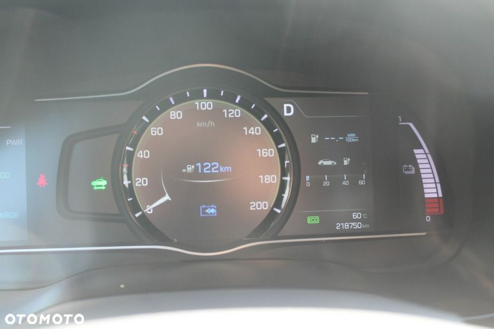 Hyundai IONIQ - 16