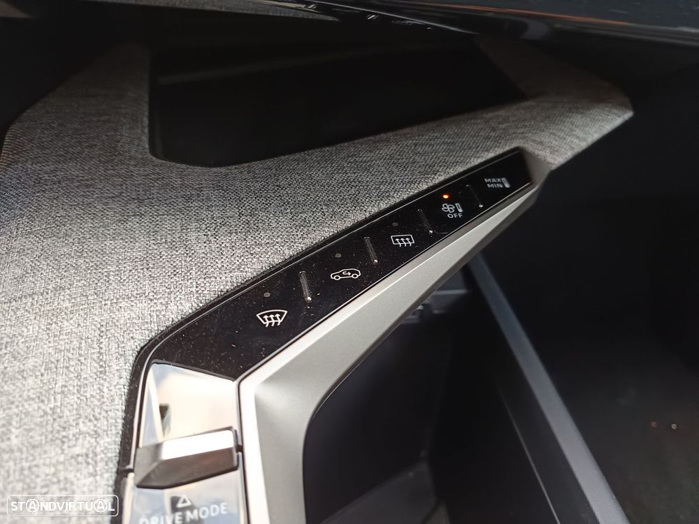Peugeot E-5008 73 kWh Allure - 37