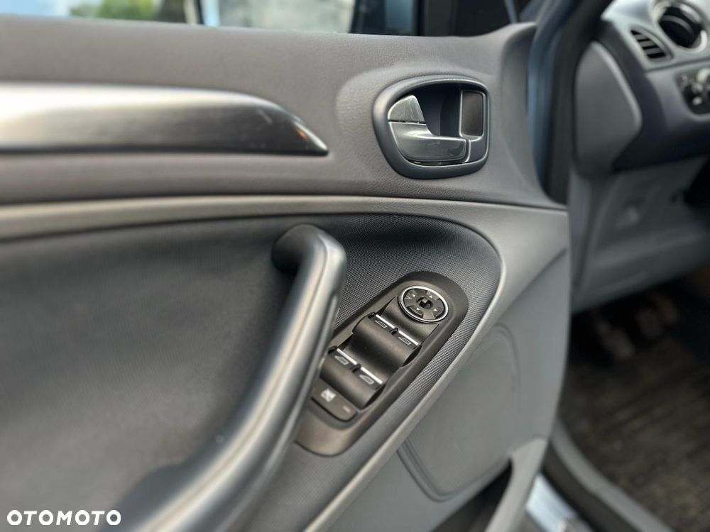 Ford S-Max - 8