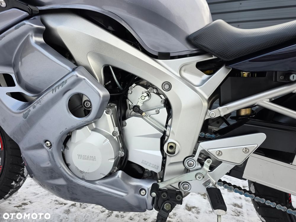 Yamaha FZ6 - 11