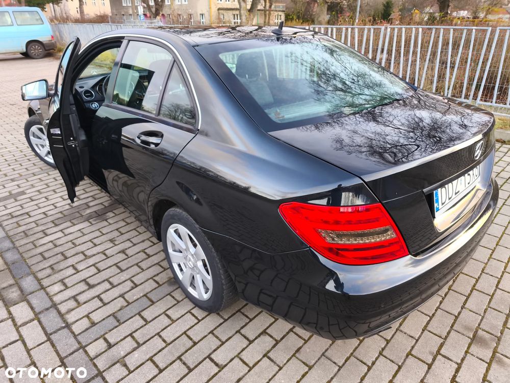 Mercedes-Benz Klasa C 180 CGI BlueEff Avantgarde - 6