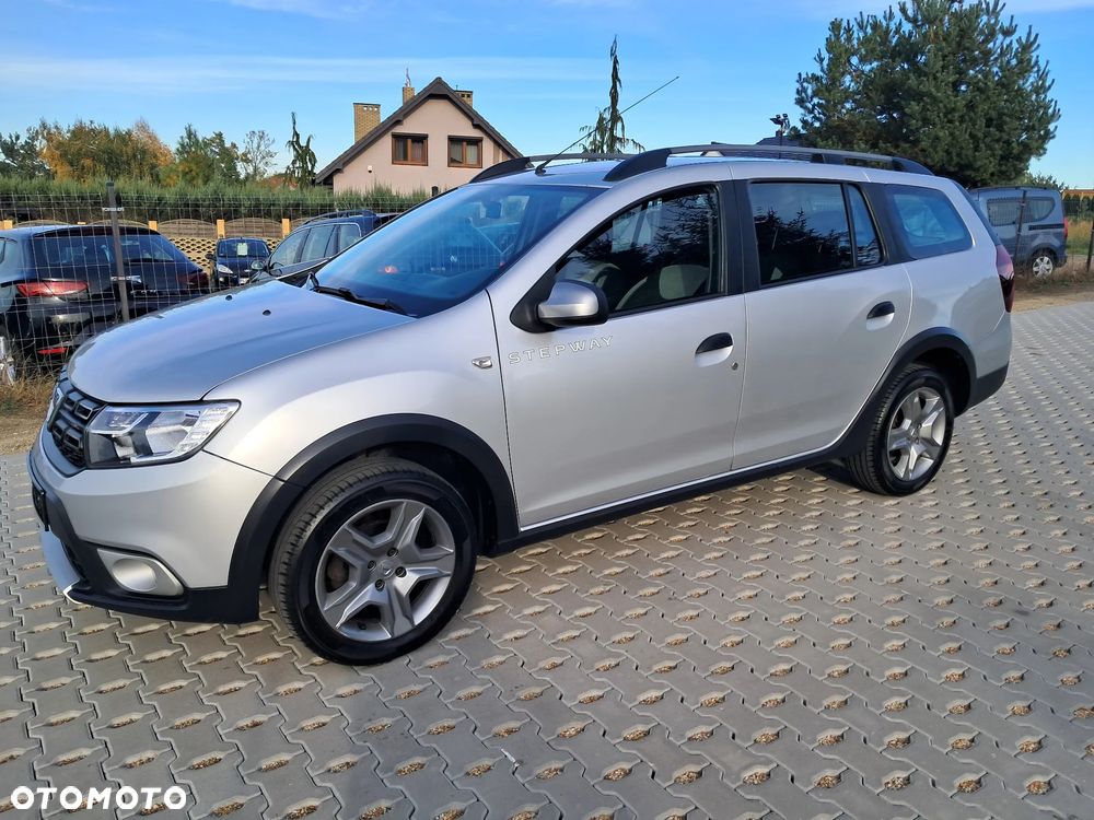 Dacia Logan TCe 90 S&S Stepway Celebration - 4