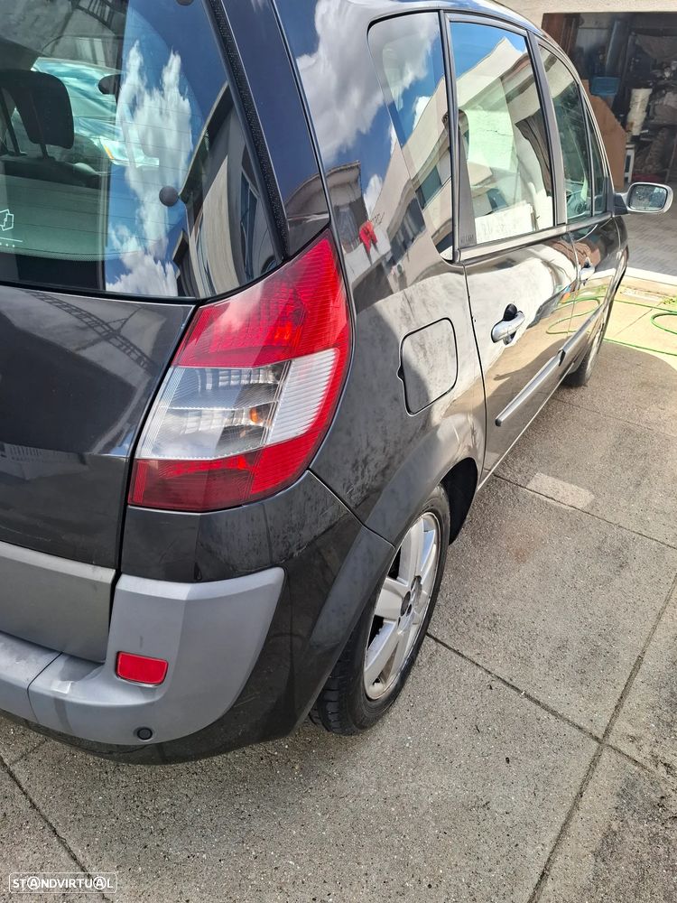 Renault Scénic 1.5 dCi Dynamique S - 11