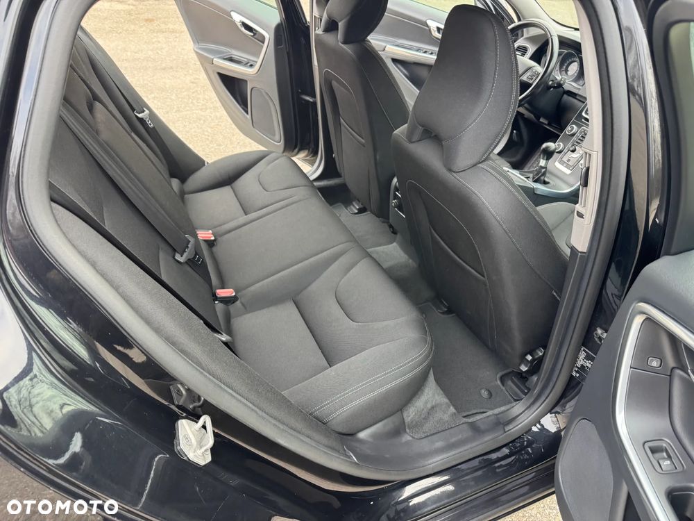 Volvo V60 D2 Kinetic - 13