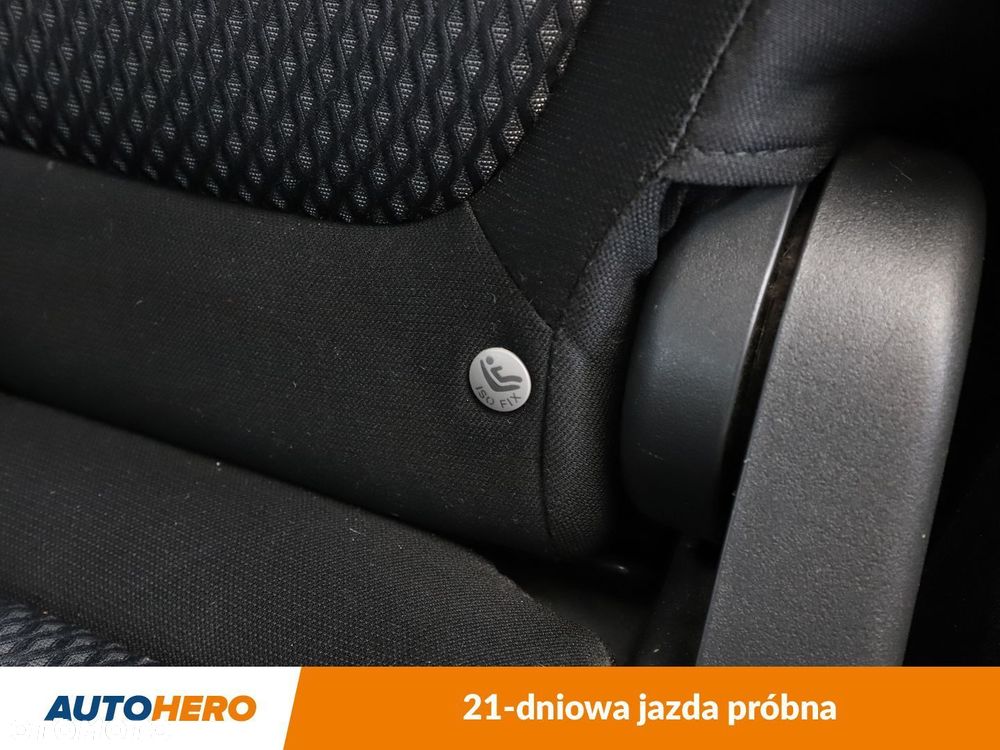 Mitsubishi Outlander - 38