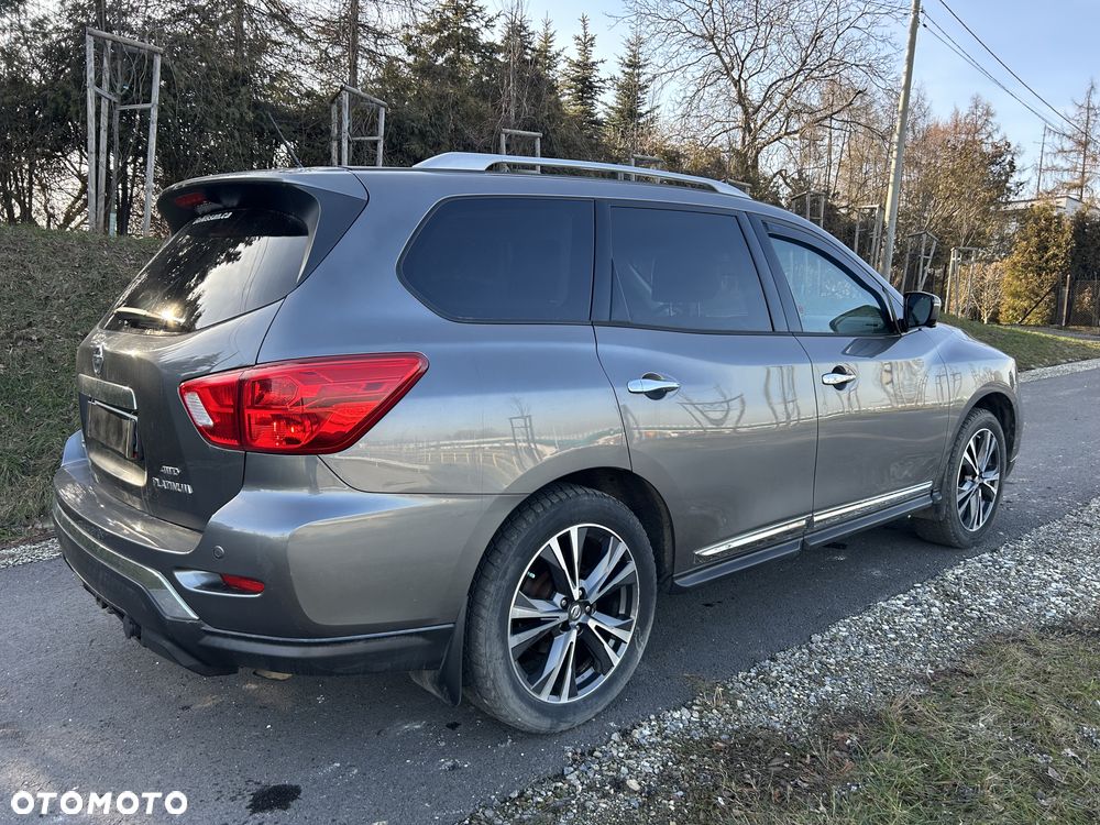 Nissan Pathfinder - 5