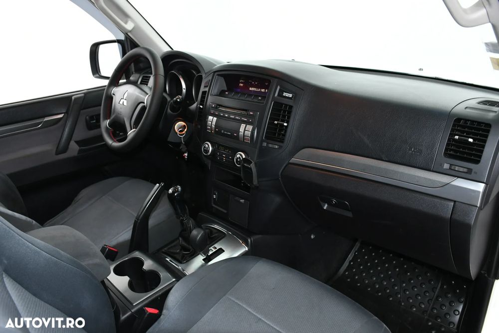 Mitsubishi Pajero 3.2 DI-D - 11