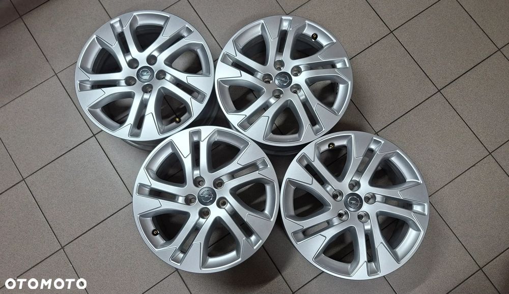 Felgi Aluminiowe 17 Opel Vivaro C Zafira C Peugeot Expert 5x108 ET 46 - 1