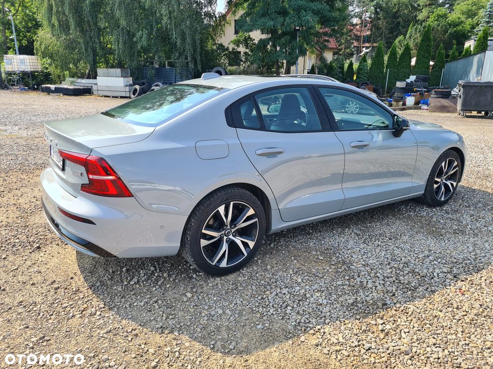 Volvo S60 B5 B AWD Plus Dark - 8