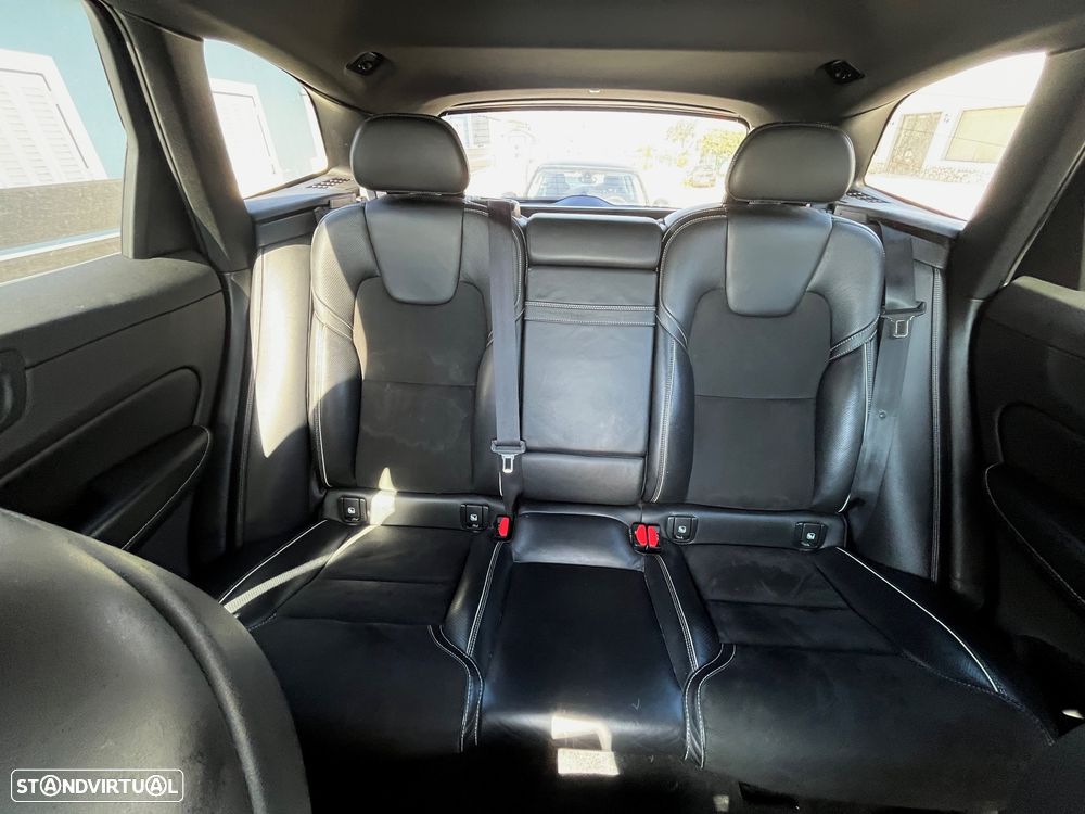 Volvo XC 60 2.0 D4 R-Design AWD Geartronic - 10