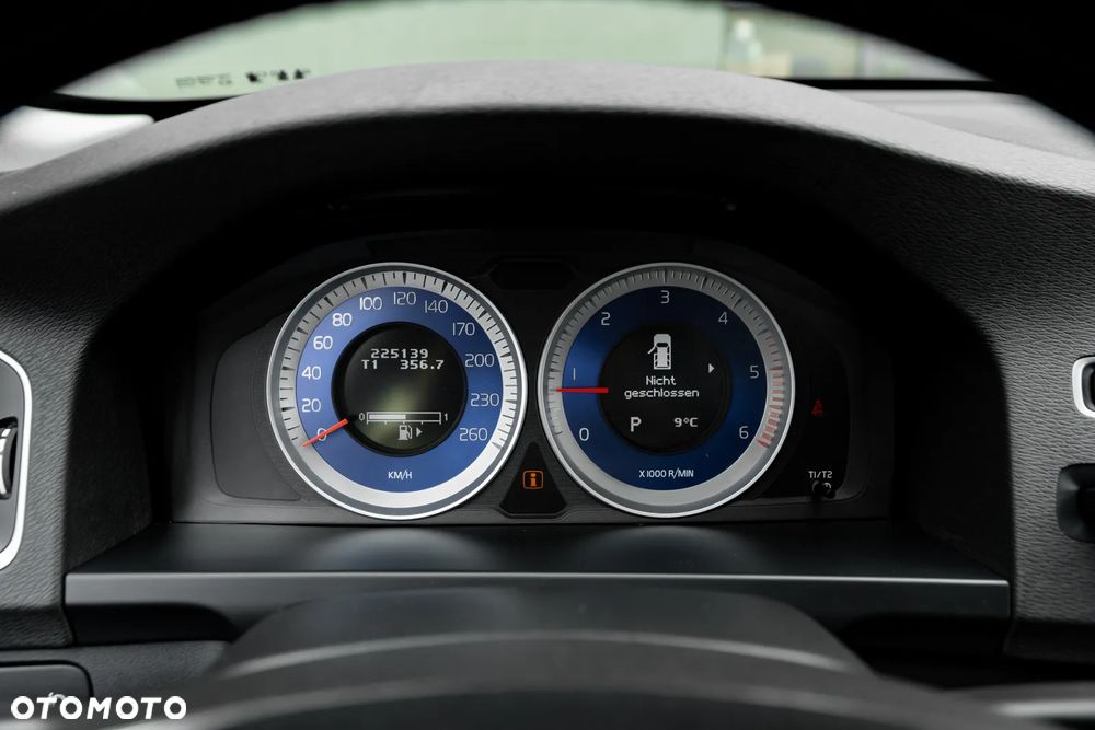 Volvo V60 D3 Geartronic RDesign - 24
