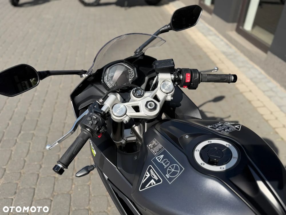Triumph Daytona - 11